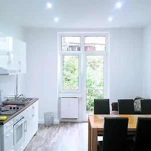 Avi Goodhouse Apartment Düsseldorf